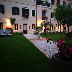 https://cinque-teste-luxury-home.hotelslidodijesolo.com