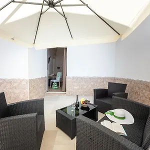 https://dimora-le-volte.lecce-hotels.com